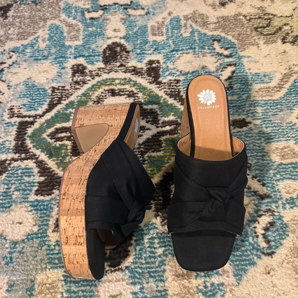 Like New Yellow Box “Ordo” Black Platform Slide Sandals – Size 9.5 - Picture 3 of 9